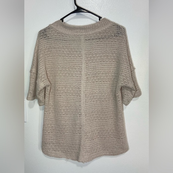New In Womens Top. Size Small - Picture 3 of 3